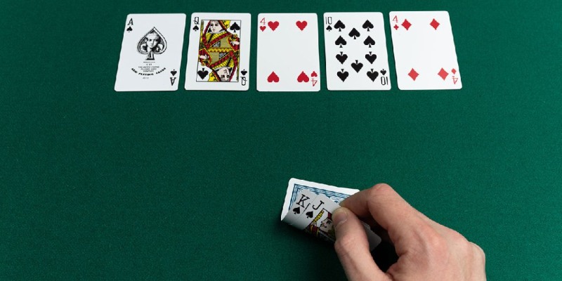 Cách chơi game tương tự như Poker truyền thống